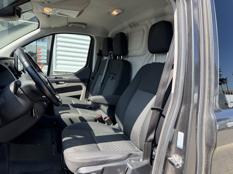 Vehicle Image 19