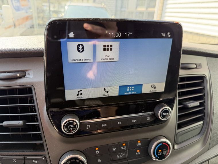 Vehicle Image 25