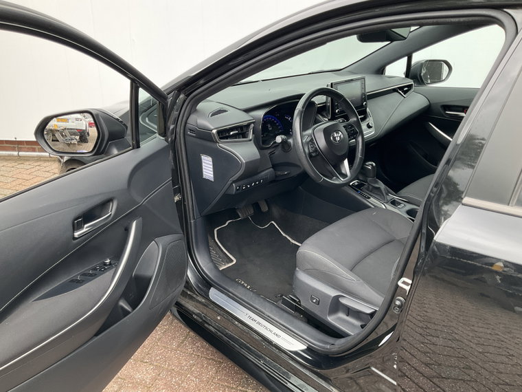 Vehicle Image 30