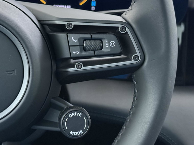 Vehicle Image 33