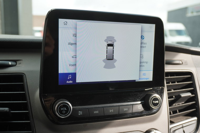 Vehicle Image 13