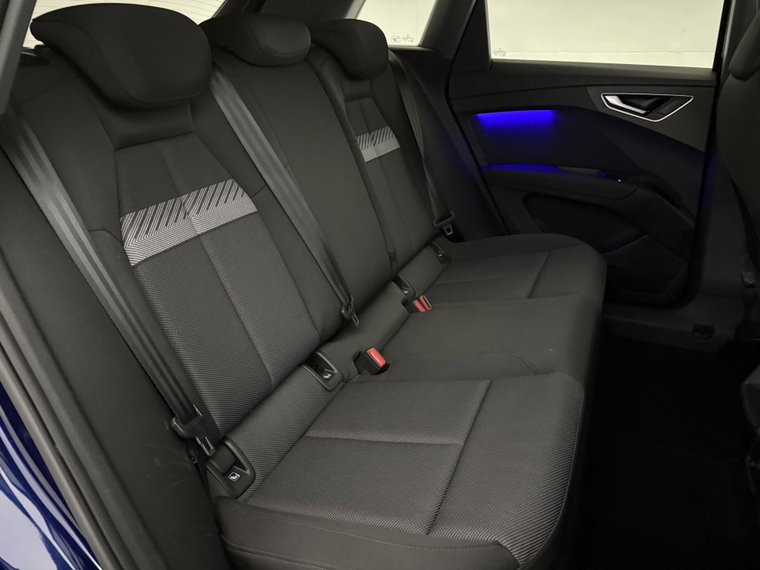 Vehicle Image 38