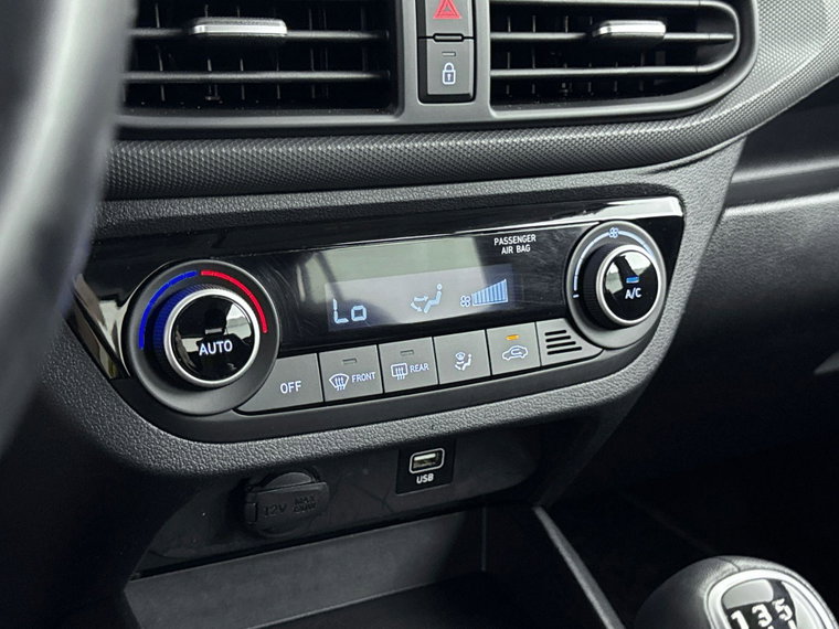 Vehicle Image 23