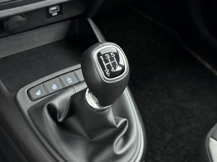 Vehicle Image 28