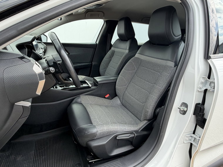 Vehicle Image 36