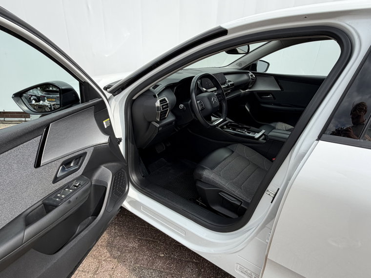 Vehicle Image 37
