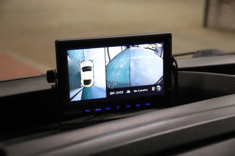 Vehicle Image 9