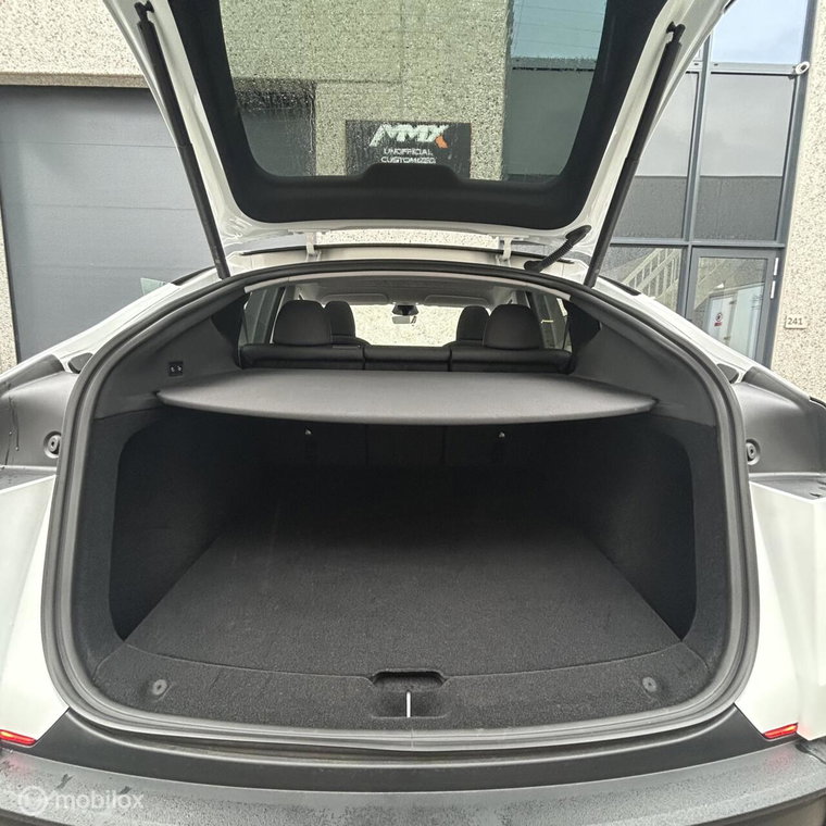 Vehicle Image 17