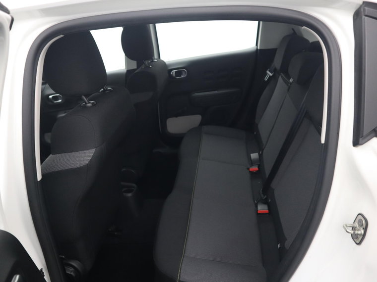 Vehicle Image 32