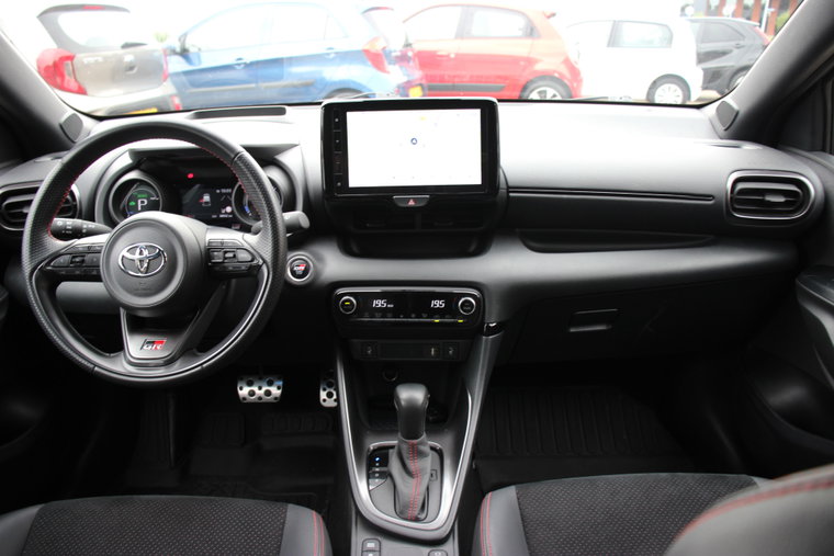 Vehicle Image 7