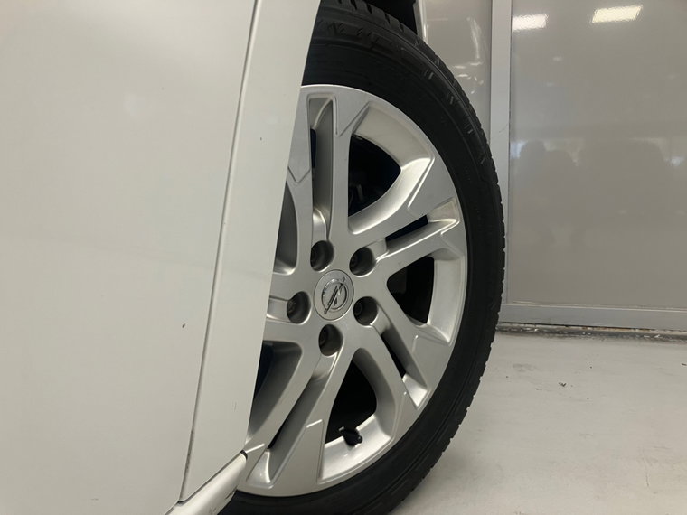 Vehicle Image 17