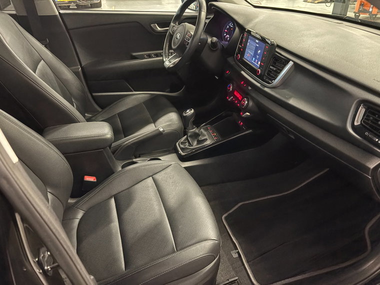 Vehicle Image 17