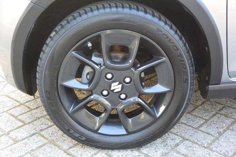 Vehicle Image 12