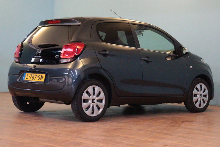 Vehicle Image 6