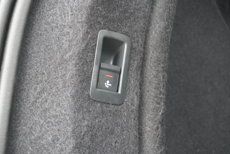 Vehicle Image 33