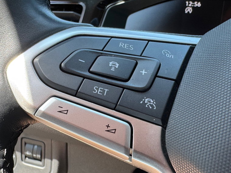 Vehicle Image 28