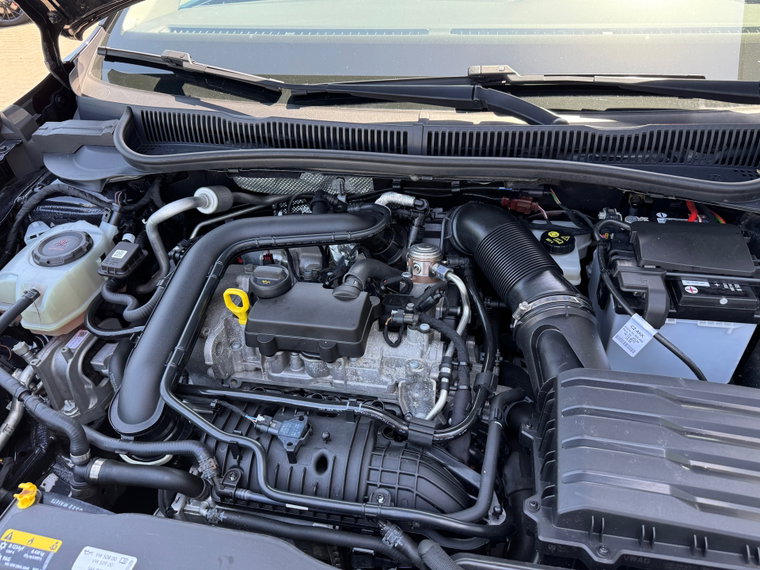 Vehicle Image 35