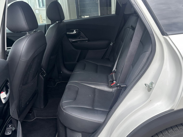 Vehicle Image 17