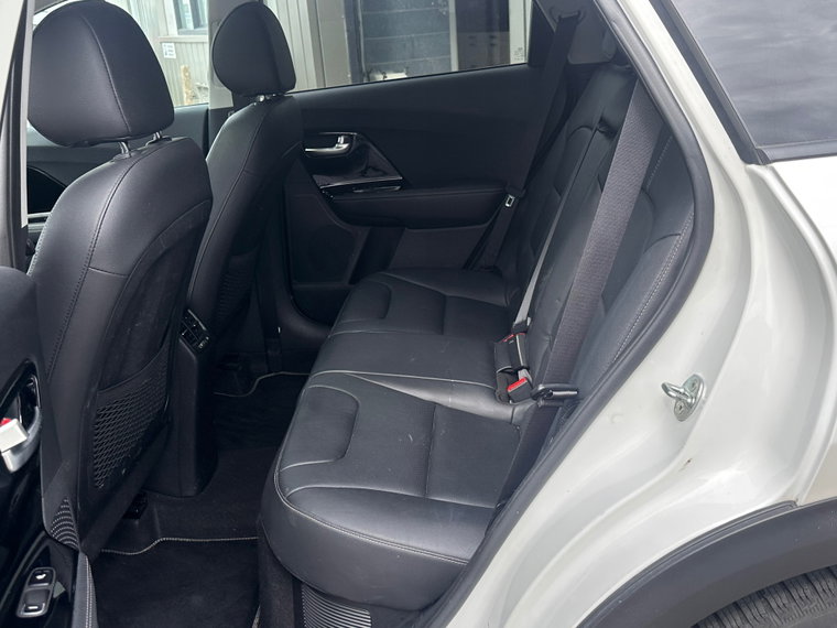 Vehicle Image 19