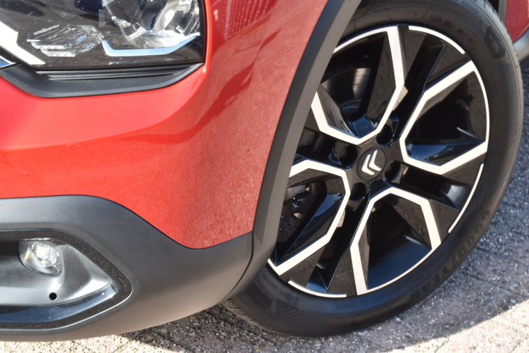 Vehicle Image 8