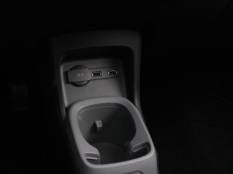 Vehicle Image 28