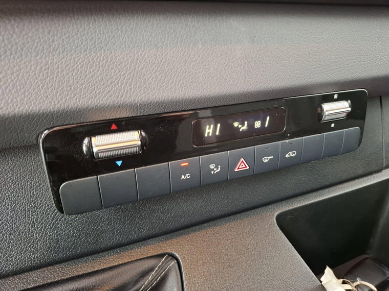 Vehicle Image 28
