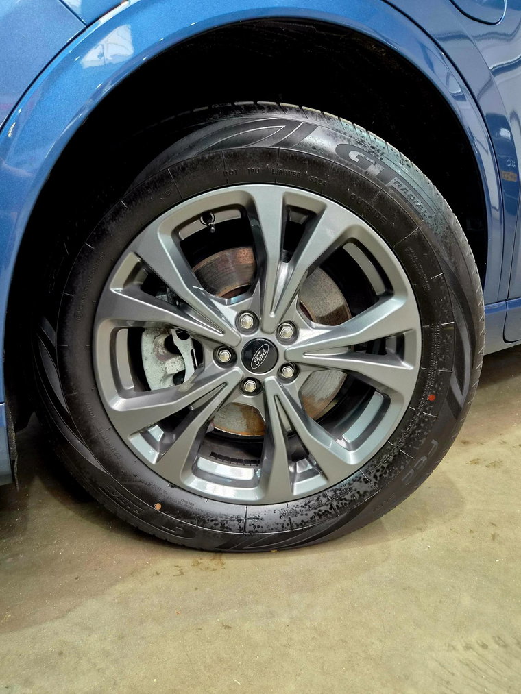 Vehicle Image 13