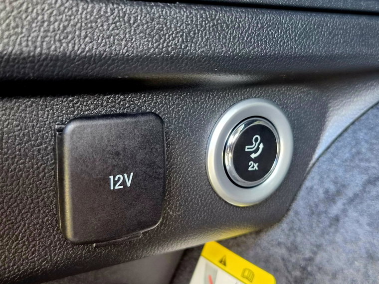 Vehicle Image 52