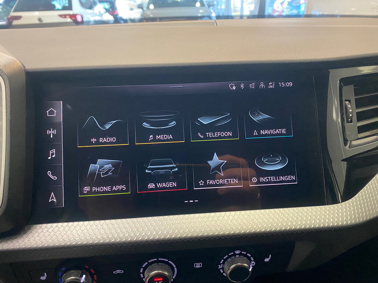 Vehicle Image 30