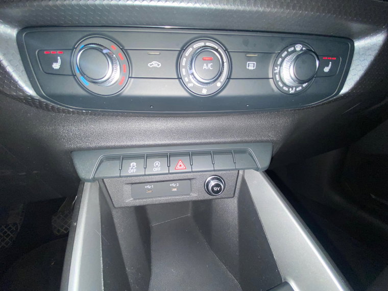 Vehicle Image 34