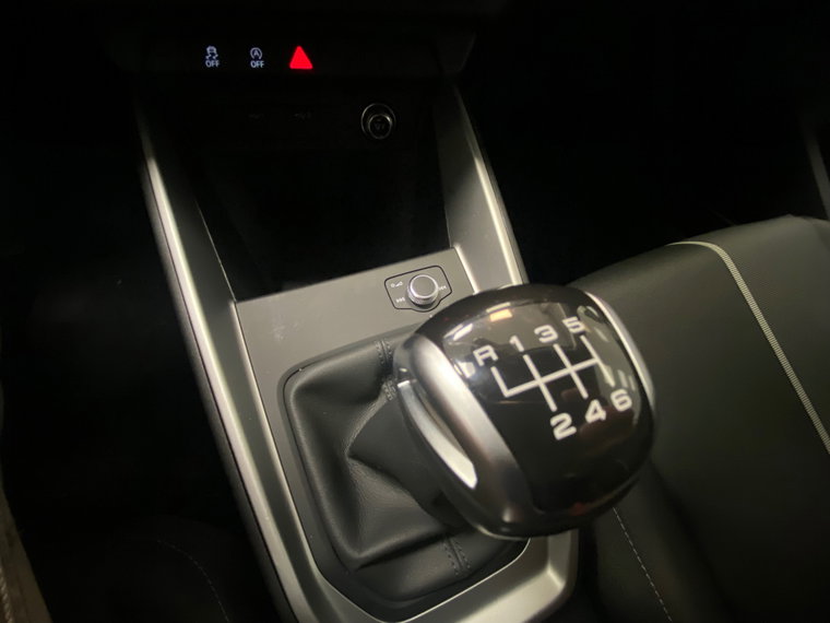 Vehicle Image 38