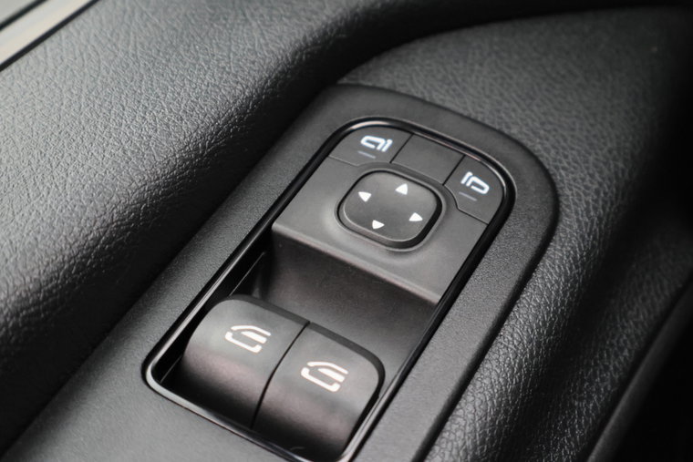Vehicle Image 33