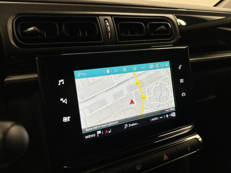 Vehicle Image 25