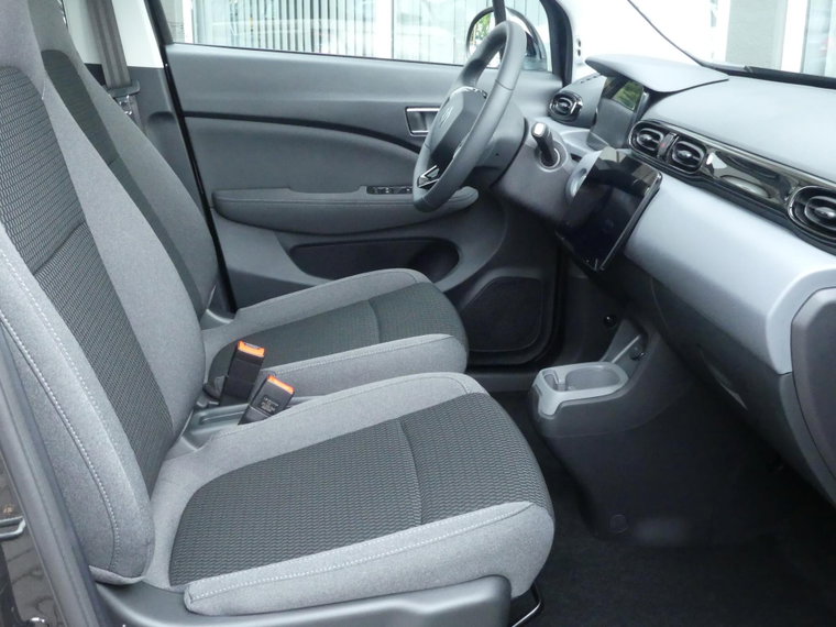 Vehicle Image 19