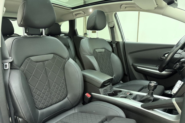 Vehicle Image 14