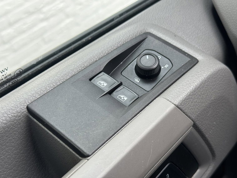 Vehicle Image 27
