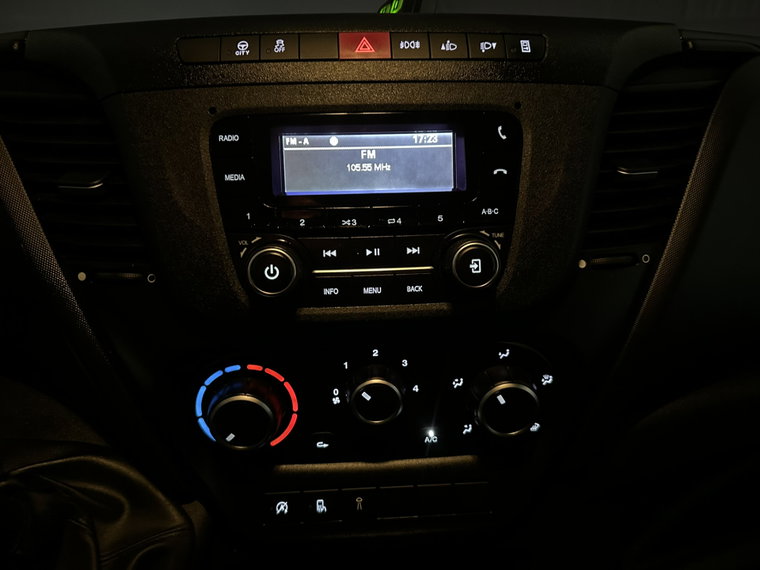 Vehicle Image 17