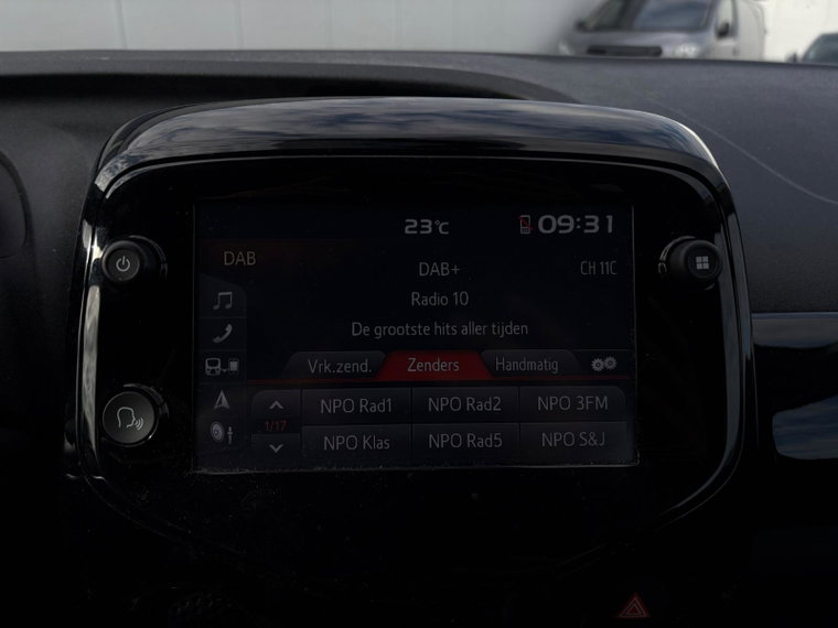Vehicle Image 28