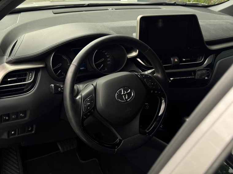 Vehicle Image 12