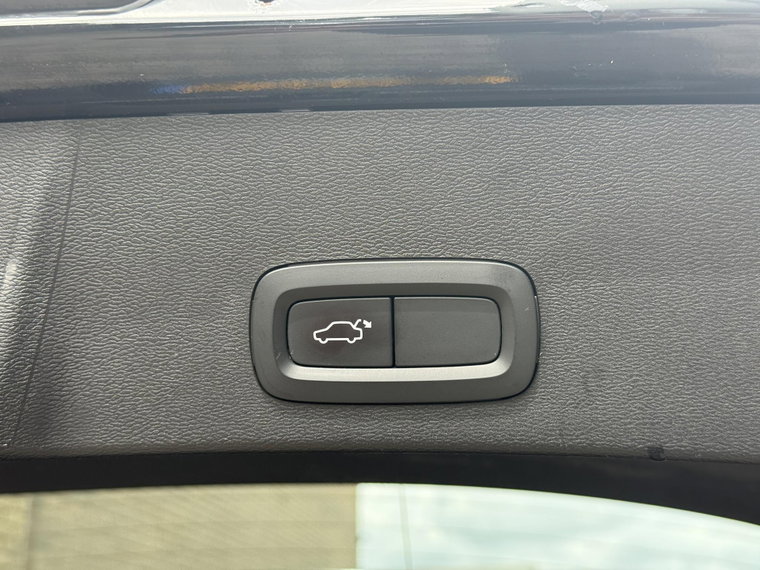 Vehicle Image 42
