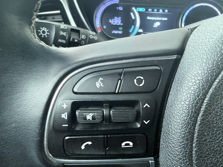 Vehicle Image 28