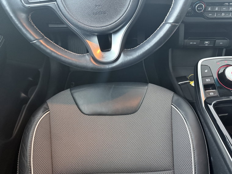 Vehicle Image 38