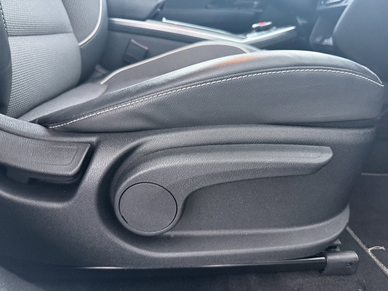 Vehicle Image 42