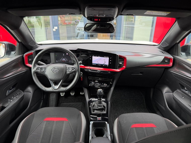 Vehicle Image 25