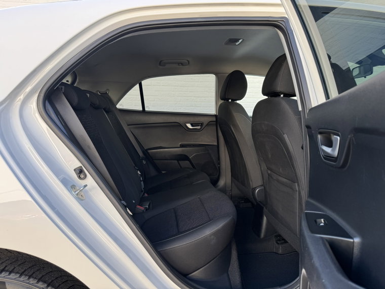 Vehicle Image 38