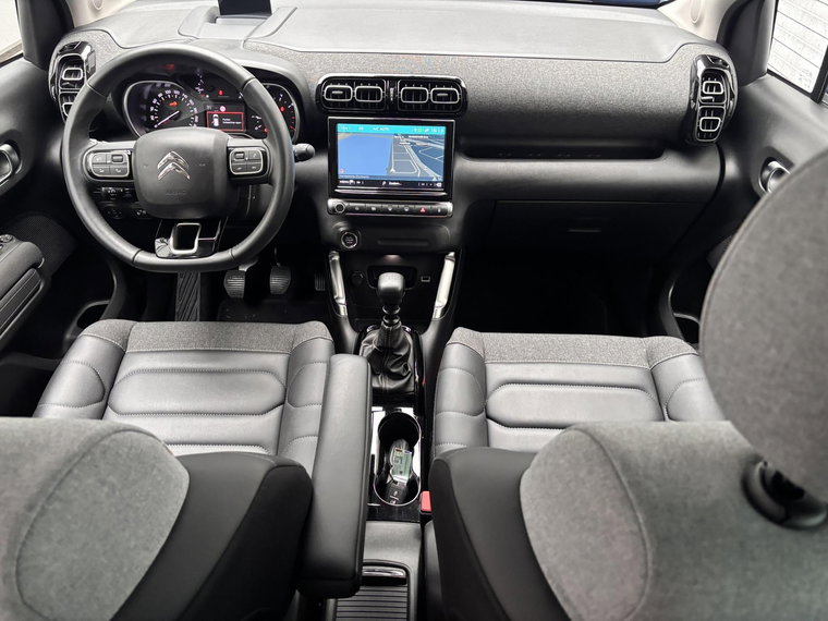 Vehicle Image 17