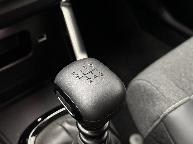 Vehicle Image 28