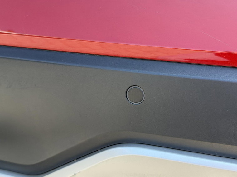 Vehicle Image 12
