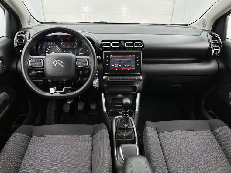 Vehicle Image 15