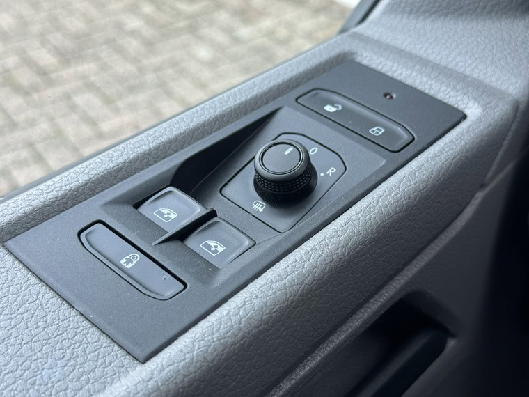 Vehicle Image 43